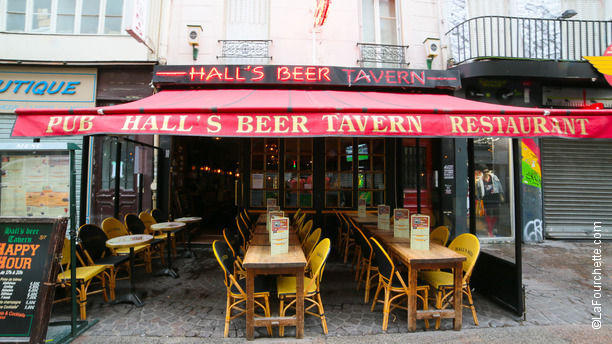 restaurant Hall's Beer Tavern